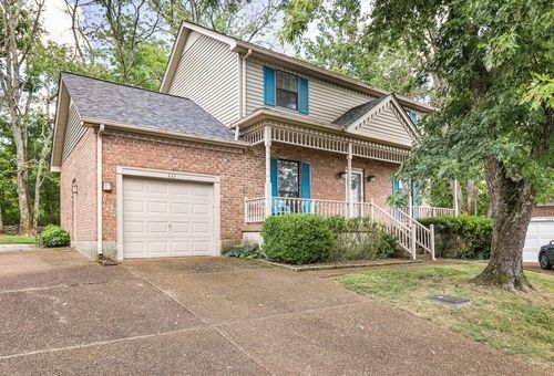111 Southampton Ct, Goodlettsville, TN, 37072-2134 | Card Image