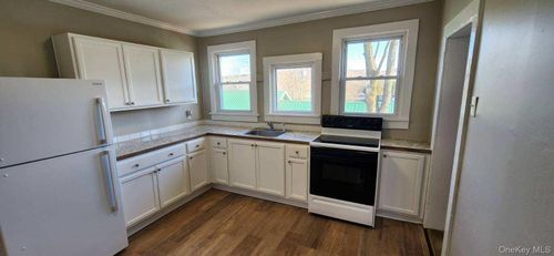 8 County Route 105, Highland Mills, NY, 10930-3326 | Card Image