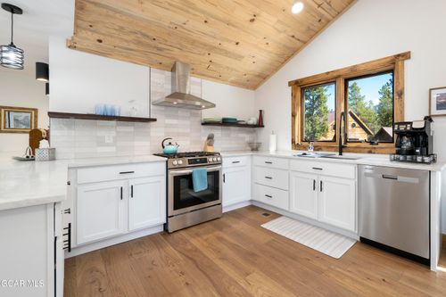 900 Tallaqua Dr, Grand Lake, CO, 80447-5487 | Card Image