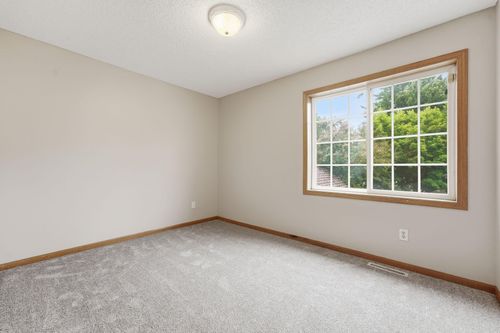 604 12th St, Farmington, MN, 55024-1782 | Card Image