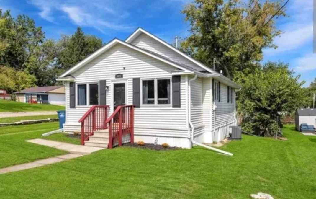 Payton Ave, Des Moines, IA 50315