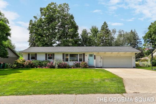 230 Sanford St, Zeeland, MI, 49464 | Card Image