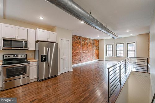 unit-3-2061 South Street, PHILADELPHIA, PA, 19146 | Card Image