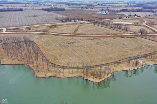 9635 Windy Hills Dr, Zionsville, IN, 46077-6004 | Card Image