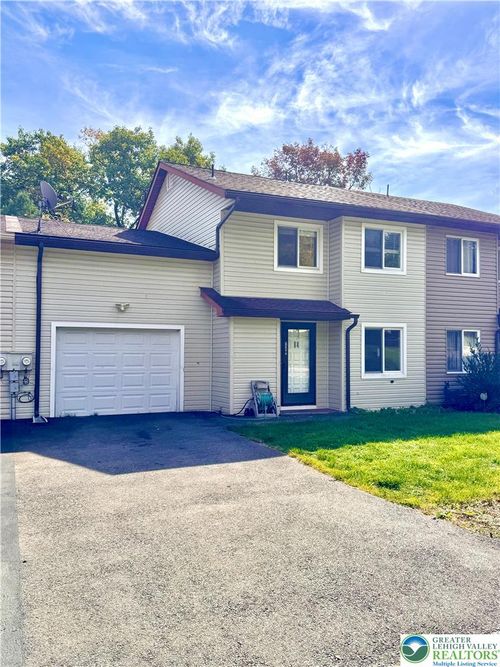 7321 E Hillcrest Ln, Slatington, PA, 18080-2137 | Card Image