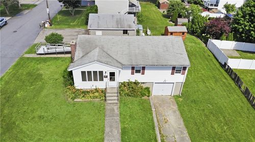 28 City View Pkwy, Johnston, RI, 02919-3760 | Card Image