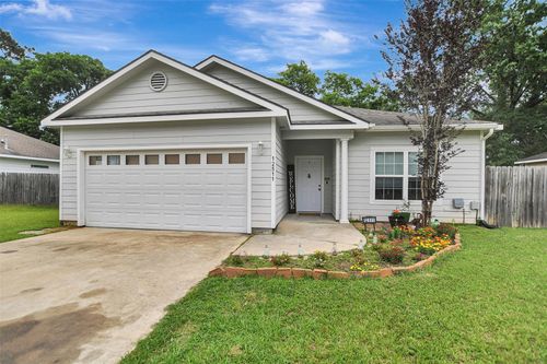12511 Gulf Coast Dr, Willis, TX, 77378-6801 | Card Image