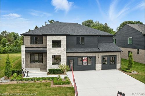 50964 Mistwood Dr, Macomb, MI, 48042 | Card Image