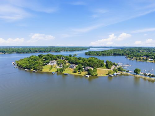 305 Harbor Dr, Old Hickory, TN, 37138-1120 | Card Image