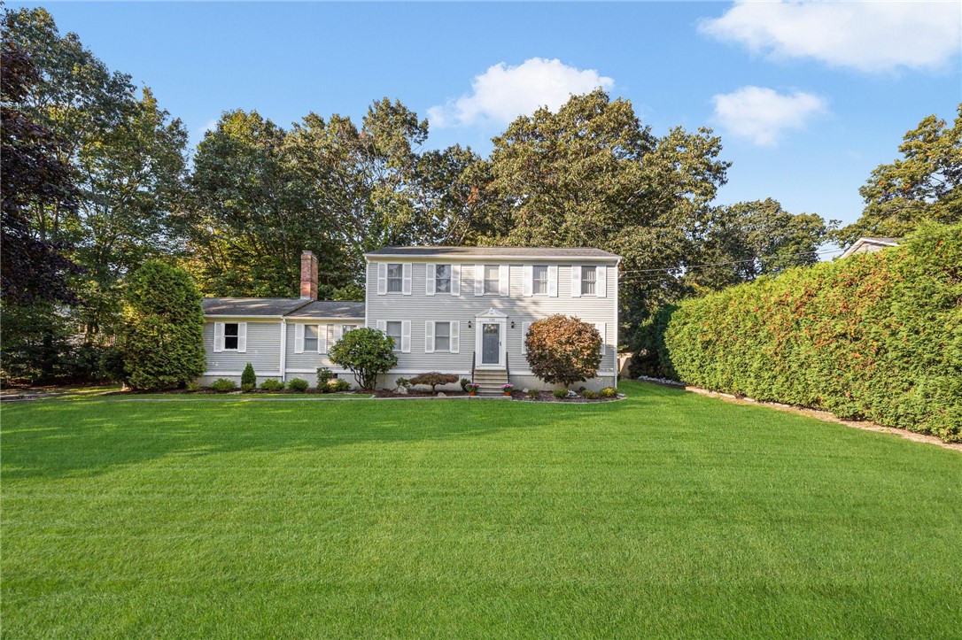Kimberly Ln, Cranston, RI 02921