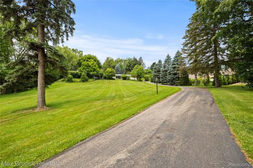 5340 Franklin Rd, Bloomfield Hills, MI, 48302-2626 | Card Image