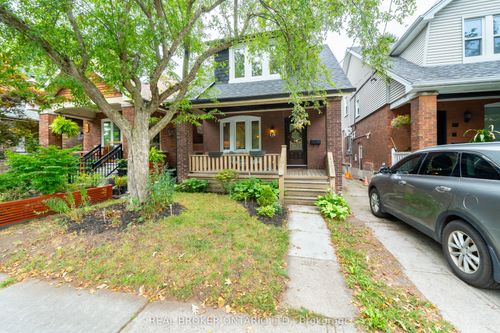 110 Westlake Ave, Toronto, ON, M4C4R4 | Card Image