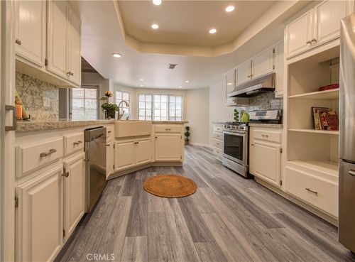 11 Malaga Pl W, Manhattan Beach, CA, 90266-7204 | Card Image