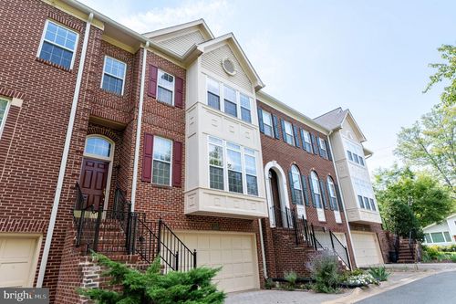 207 Halpine Walk Ct, ROCKVILLE, MD, 20851-2400 | Card Image