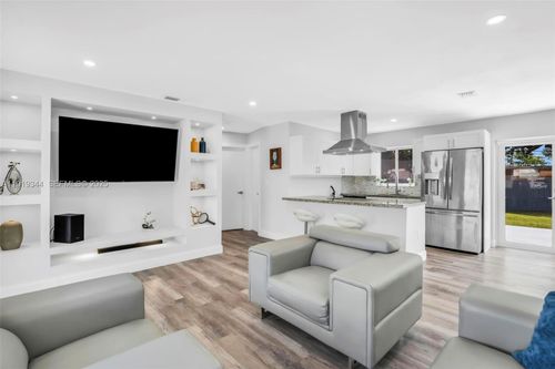 330 N 70th Ave, Hollywood, FL, 33024-7452 | Card Image