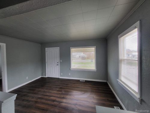 6466 Cooper St, Taylor, MI, 48180-1621 | Card Image