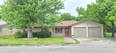 1317 N Mary Street, House other with 4 bedrooms, 2 bathrooms and null parking in Comanche TX | Image 3