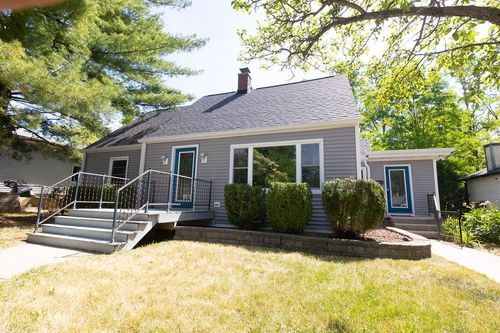 305 Glenice Pkwy, Fox River Grove, IL, 60021-1103 | Card Image