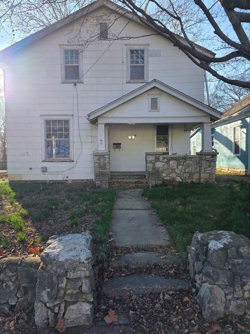 855 S Broadway Ave, Springfield, MO, 65806-2818 | Card Image