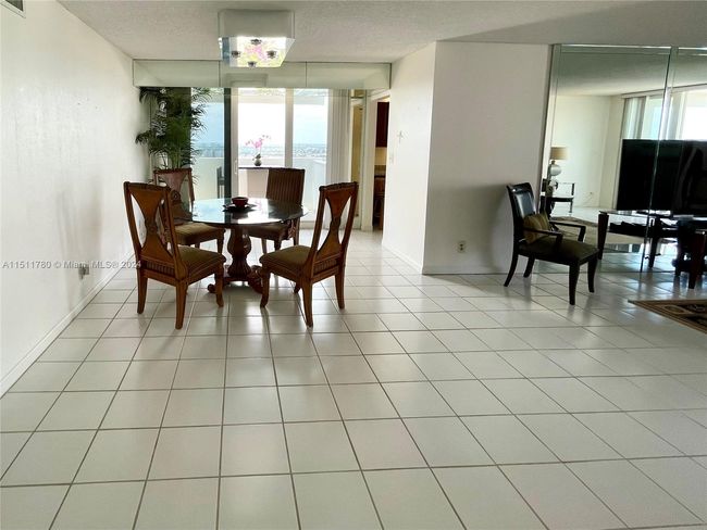 APT-2705 - 1370 S Ocean Blvd, Condo with 2 bedrooms, 2 bathrooms and null parking in Pompano Beach FL | Image 16