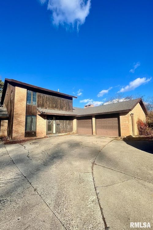 10 Rye Ct, Macomb, IL, 61455-9703 | Card Image