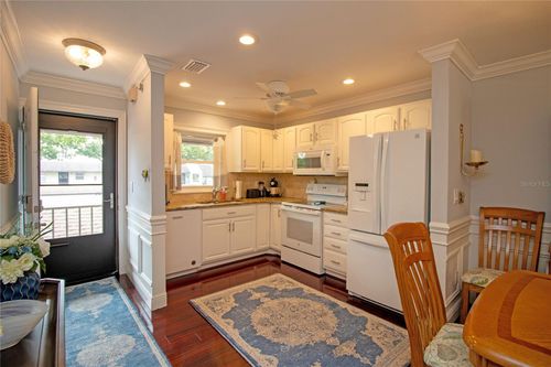 104-1100 E Bay Dr, LARGO, FL, 33770-2548 | Card Image