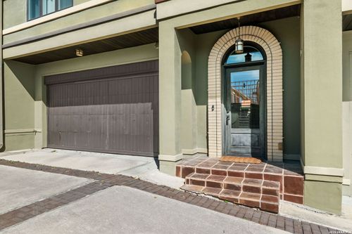 2-137 Katherine Ct, San Antonio, TX, 78209-6221 | Card Image