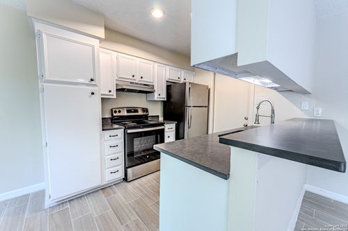 6913 Forest Meadow St, San Antonio, TX, 78240-3205 | Card Image