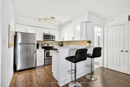 308-4005 Kilmer Dr, Burlington, ON, L7M4M2 | Card Image