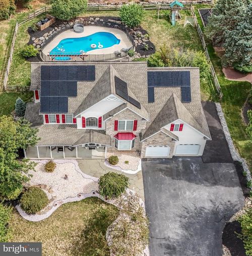 2237 Apple Rd, FOGELSVILLE, PA, 18051-1906 | Card Image