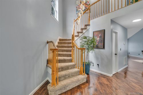 1 Sophia Dr, Middle Island, NY, 11953-2656 | Card Image