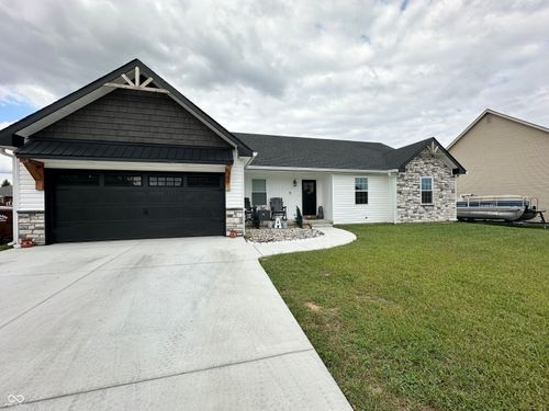 407 E Maple St, Bainbridge, IN, 46105-9474 | Card Image