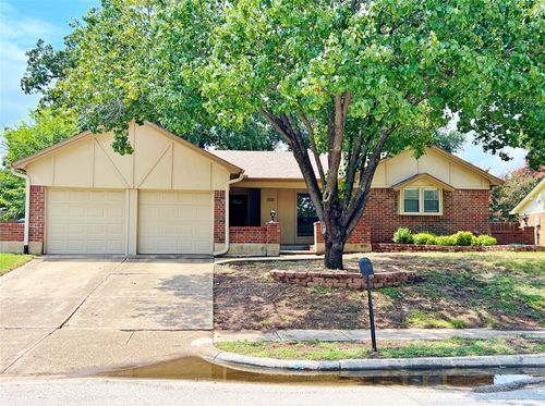 3101 Murphy Dr, Bedford, TX, 76021-3732 | Card Image