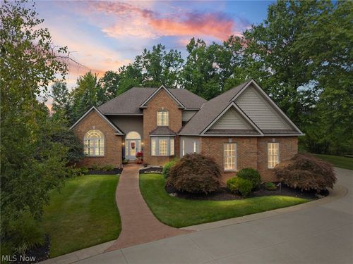 9240 Chamberlin Rd, Twinsburg, OH, 44087-1908 | Card Image