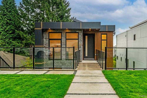 973 Adderley St, North Vancouver, BC, V7L1T2 | Card Image