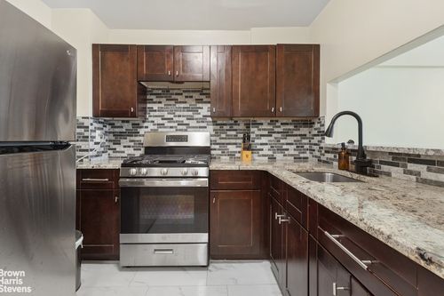 d9-94-11 59th Ave, Elmhurst, NY, 11373-5103 | Card Image