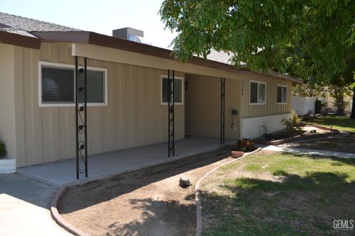 2700 Maher Way, Bakersfield, CA, 93312 | Card Image