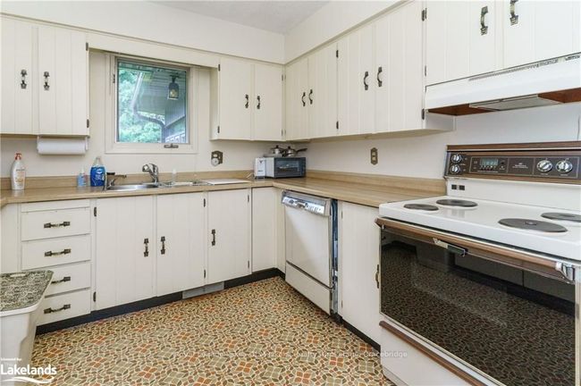 59 Mcdonald St, House other with 3 bedrooms, 2 bathrooms and 4 parking in Bracebridge ON | Image 30