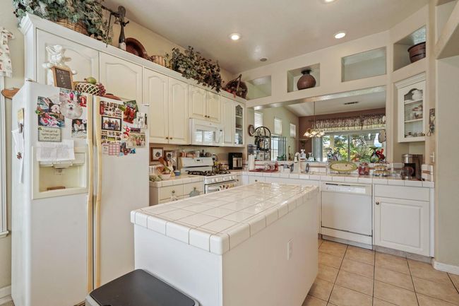 573 Fribourg Ln, House other with 3 bedrooms, 2 bathrooms and null parking in Manteca CA | Image 17