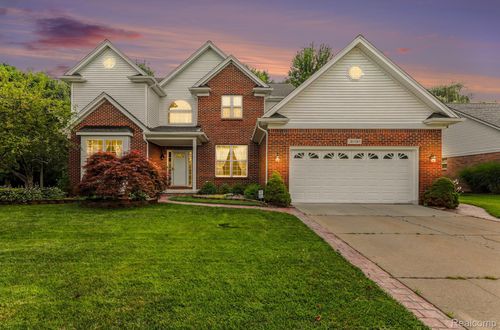 36510 Orchard Lake Dr, New Baltimore, MI, 48047-5549 | Card Image