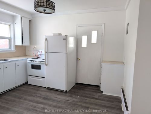 289 The Queensway S, Keswick, ON, L4P2B4 | Card Image