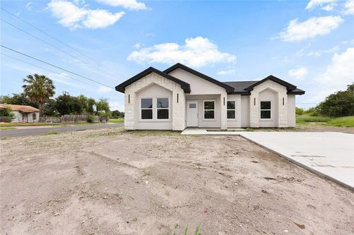 429 E Richard Ave, Kingsville, TX, 78363-3838 | Card Image