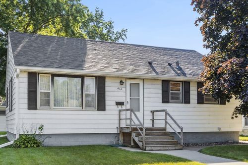 414 20th Ave N, Saint Cloud, MN, 56303-3831 | Card Image