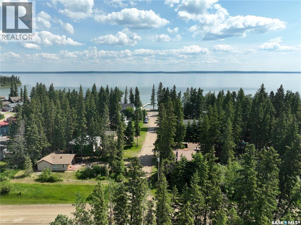 Land in Candle Lake