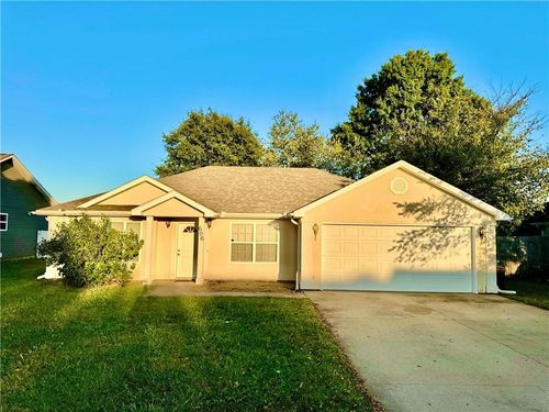 606 Kendrick St, Knob Noster, MO, 65336-1043 | Card Image