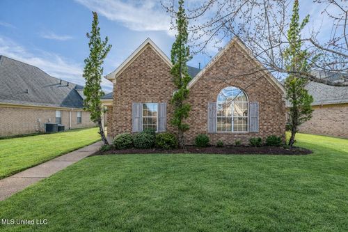 5843 Savannah Parkway, Southaven, MS, 38672 | Card Image