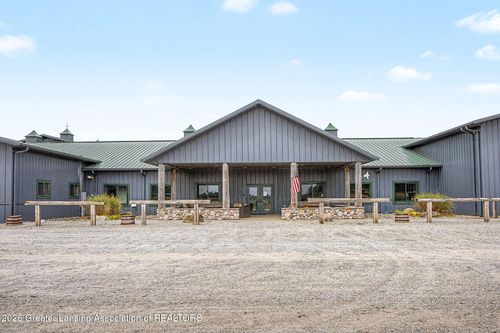 2591 S Ramshorn Dr, Fremont, MI, 49412-7703 | Card Image
