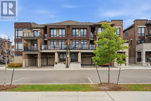 104 Holyrood Cres, Kleinburg, ON, L4H5G2 | Card Image