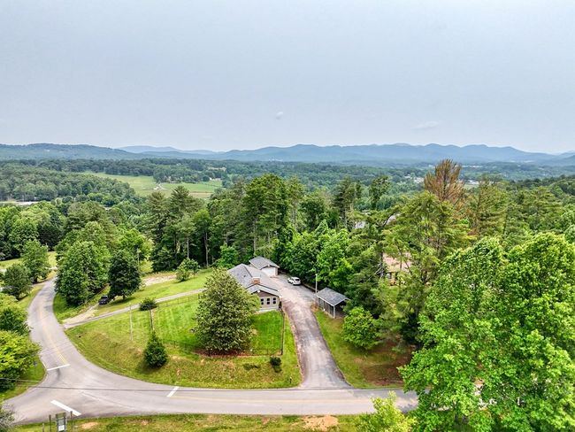497 Hidden Lake Rd, Home with 2 bedrooms, 2 bathrooms and 2 parking in Blairsville GA | Image 45