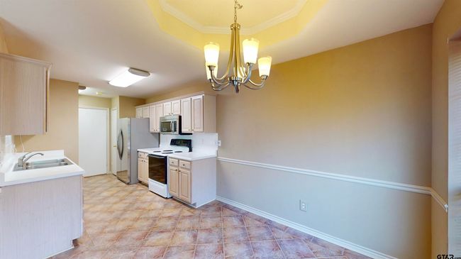 APT-1002 - 5401 Hollytree Dr, Condo with 3 bedrooms, 2 bathrooms and null parking in Tyler TX | Image 9